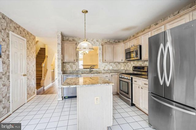 2409 SIMPKINS FARM DR, Herndon, VA 20171