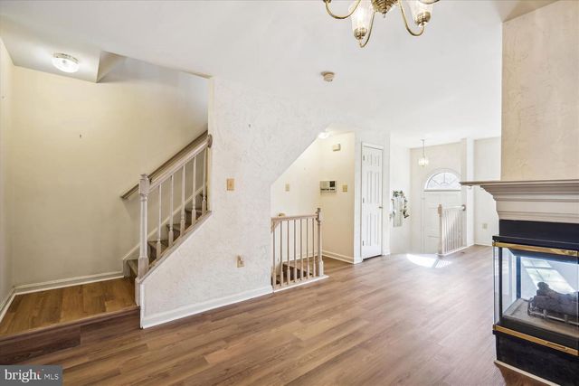 2409 SIMPKINS FARM DR, Herndon, VA 20171