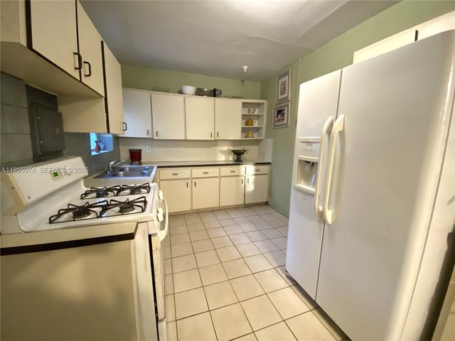 3011 NW 152nd Ter, Miami Gardens, FL 33054