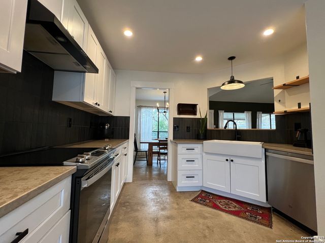 15611 Knollhollow, San Antonio, TX 78247