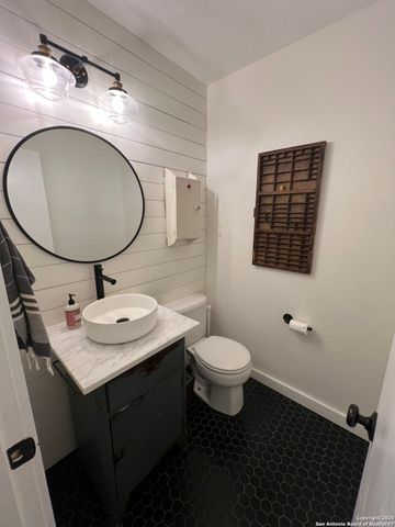 15611 Knollhollow, San Antonio, TX 78247