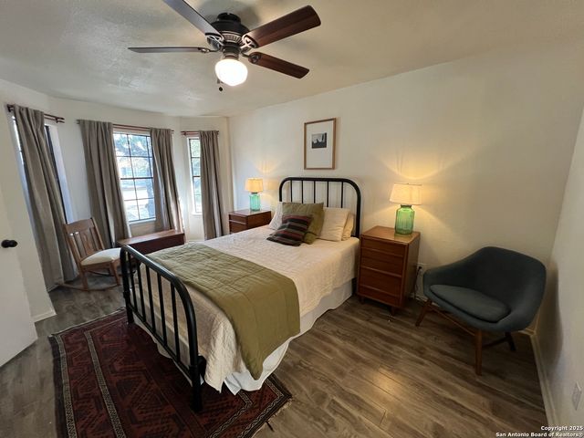 15611 Knollhollow, San Antonio, TX 78247