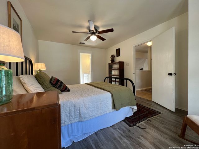 15611 Knollhollow, San Antonio, TX 78247