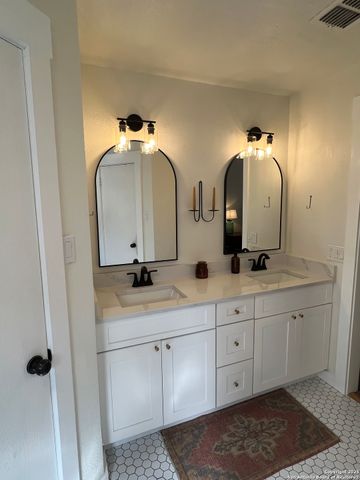 15611 Knollhollow, San Antonio, TX 78247