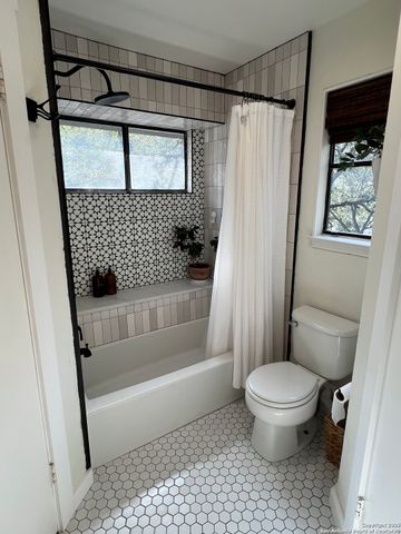 15611 Knollhollow, San Antonio, TX 78247