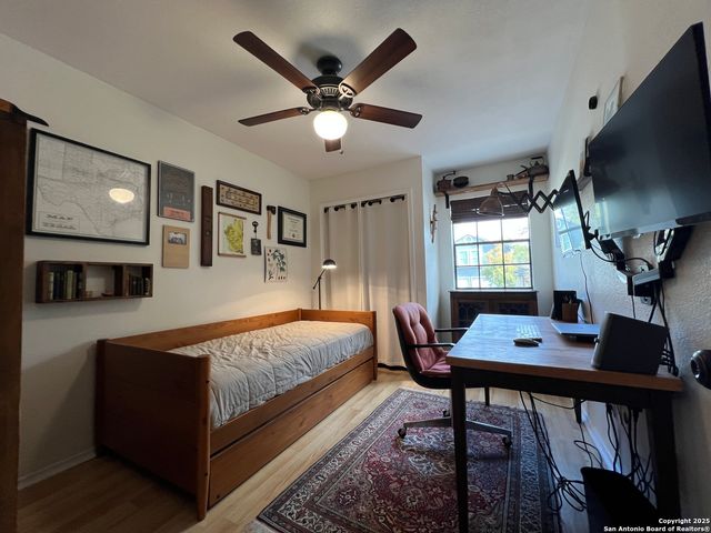 15611 Knollhollow, San Antonio, TX 78247