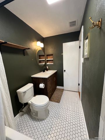 15611 Knollhollow, San Antonio, TX 78247