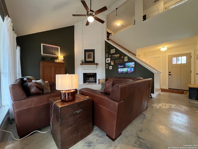 15611 Knollhollow, San Antonio, TX 78247