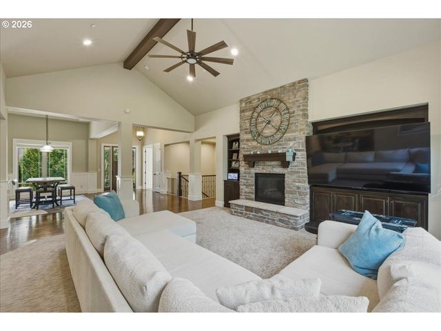 2536 COEUR D ALENE Dr, West Linn, OR 97068