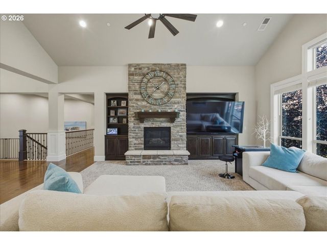 2536 COEUR D ALENE Dr, West Linn, OR 97068