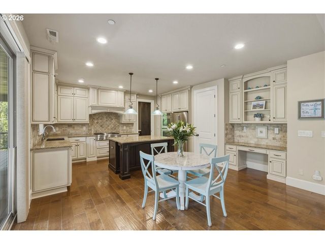 2536 COEUR D ALENE Dr, West Linn, OR 97068