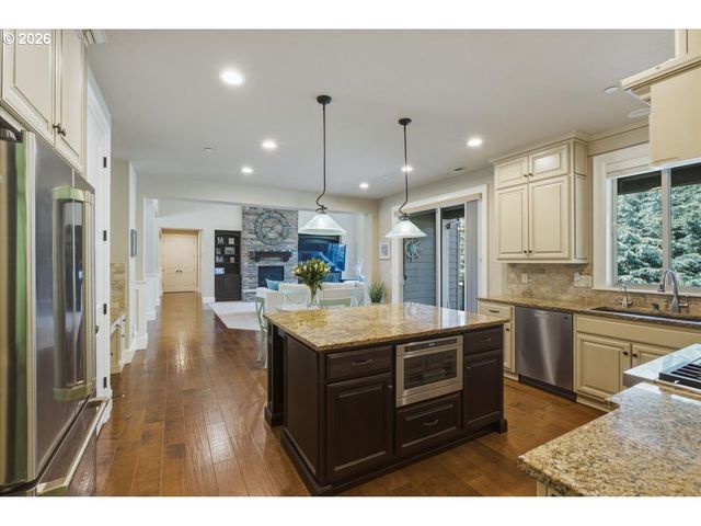 2536 COEUR D ALENE Dr, West Linn, OR 97068