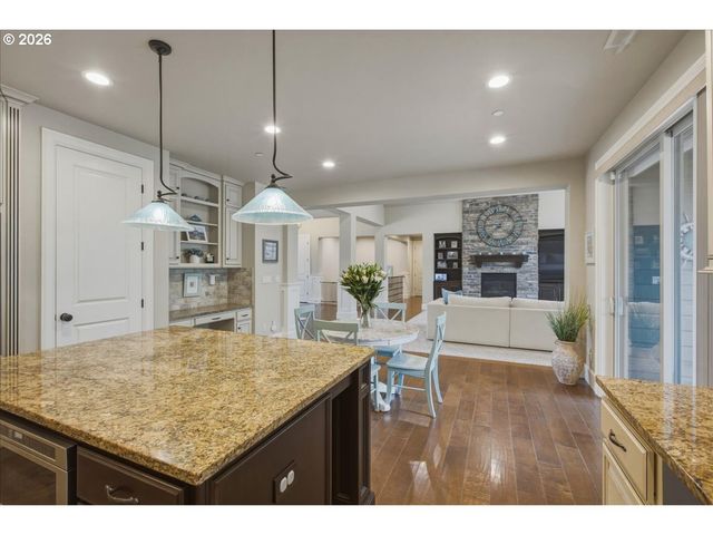 2536 COEUR D ALENE Dr, West Linn, OR 97068