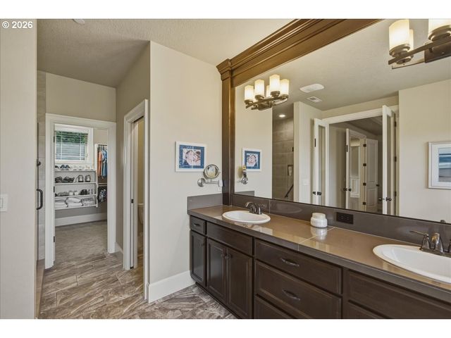2536 COEUR D ALENE Dr, West Linn, OR 97068
