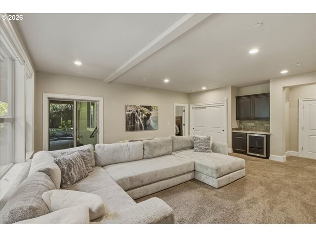 2536 COEUR D ALENE Dr, West Linn, OR 97068
