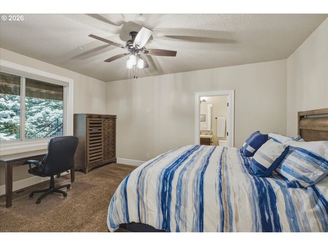 2536 COEUR D ALENE Dr, West Linn, OR 97068