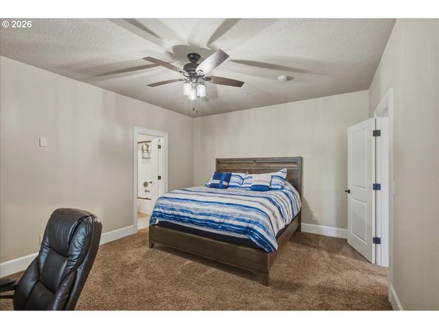 2536 COEUR D ALENE Dr, West Linn, OR 97068