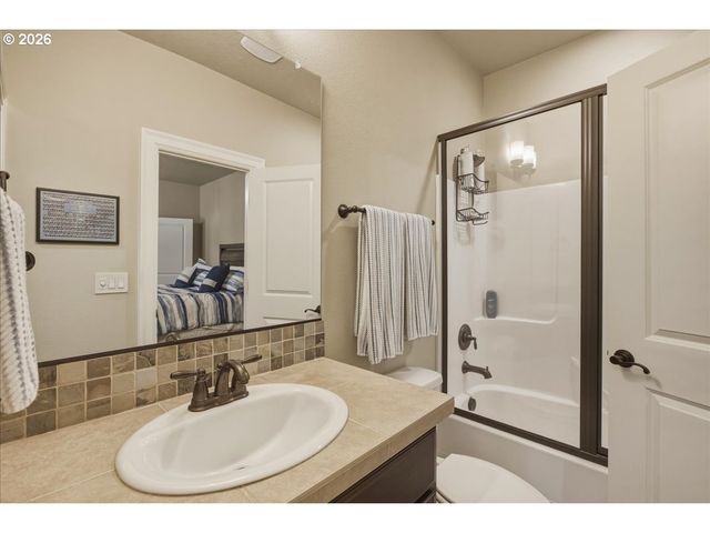 2536 COEUR D ALENE Dr, West Linn, OR 97068