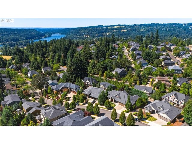 2536 COEUR D ALENE Dr, West Linn, OR 97068