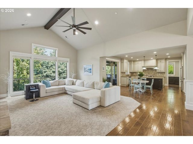 2536 COEUR D ALENE Dr, West Linn, OR 97068