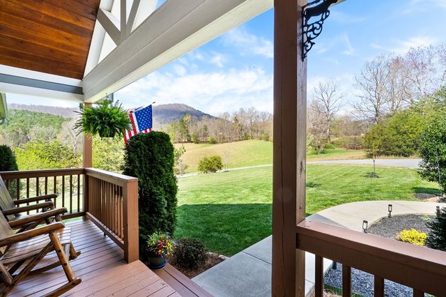 958 New Forest Road, Young Harris, GA 30582