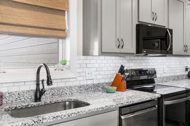 958 New Forest Road, Young Harris, GA 30582