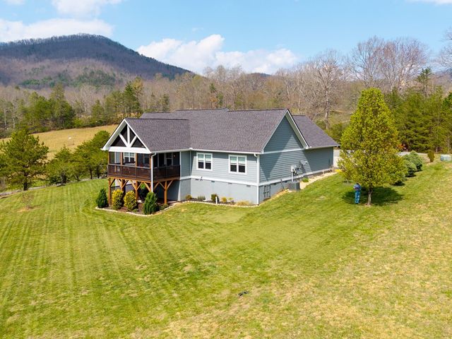 958 New Forest Road, Young Harris, GA 30582