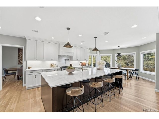9521 E Maplewood Cir, Greenwood Village, CO 80111