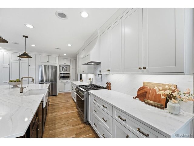 9521 E Maplewood Cir, Greenwood Village, CO 80111