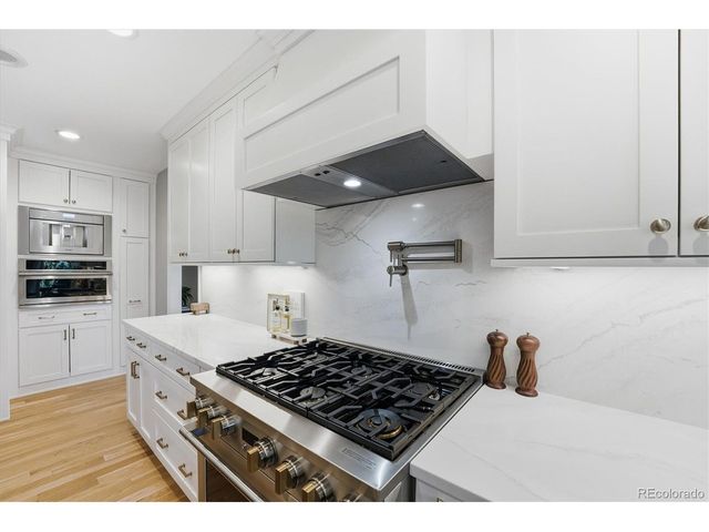 9521 E Maplewood Cir, Greenwood Village, CO 80111