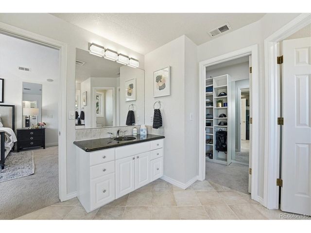9521 E Maplewood Cir, Greenwood Village, CO 80111
