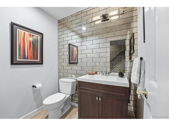 9521 E Maplewood Cir, Greenwood Village, CO 80111