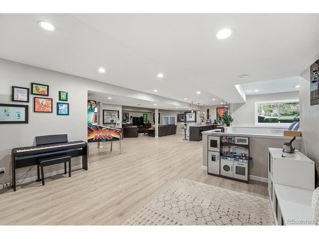 9521 E Maplewood Cir, Greenwood Village, CO 80111