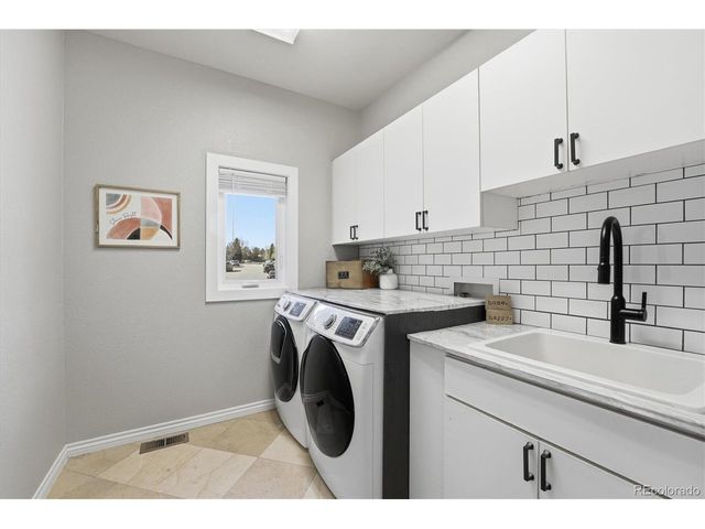 9521 E Maplewood Cir, Greenwood Village, CO 80111