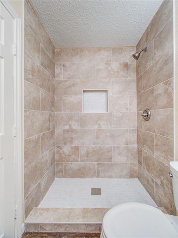 3307 E Heatherock Circle, Sugar Land, TX 77479