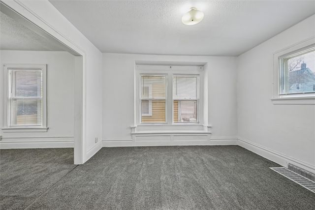 1615 4th Avenue SE, Cedar Rapids, IA 52403