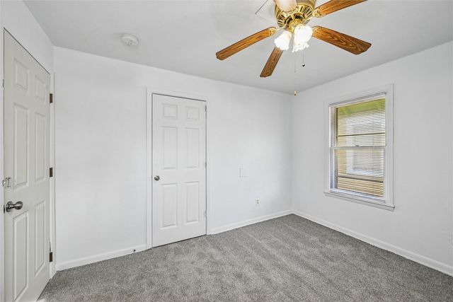 1615 4th Avenue SE, Cedar Rapids, IA 52403