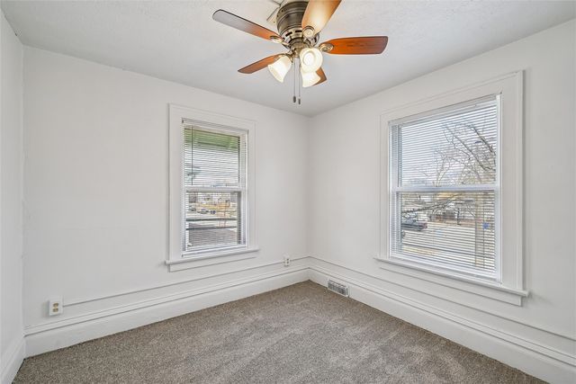 1615 4th Avenue SE, Cedar Rapids, IA 52403