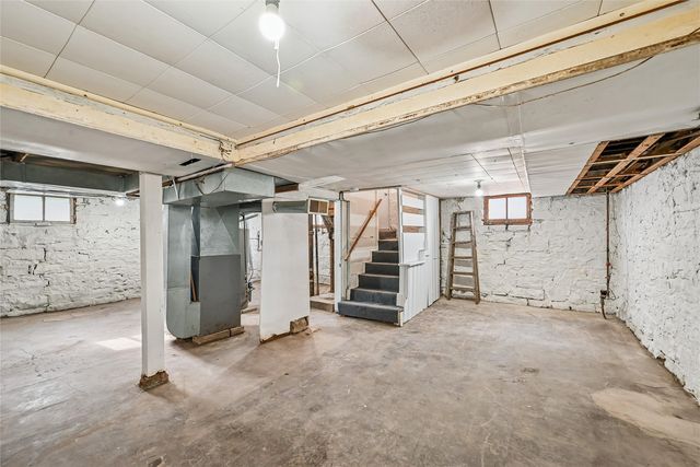 1615 4th Avenue SE, Cedar Rapids, IA 52403