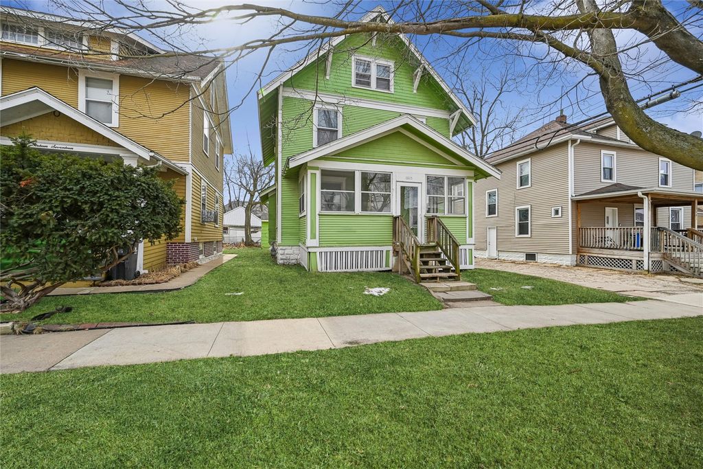 1615 4th Avenue SE, Cedar Rapids, IA 52403