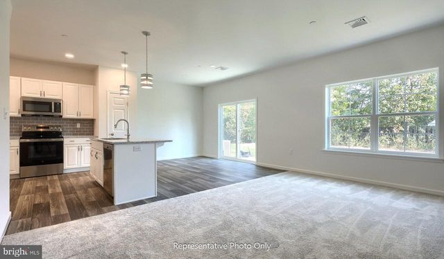 7852 OAK BROOK DR, Harrisburg, PA 17112