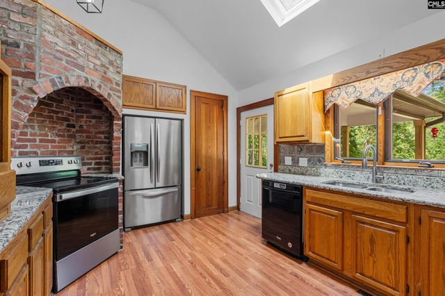 1656 West Drive, Cassatt, SC 29032