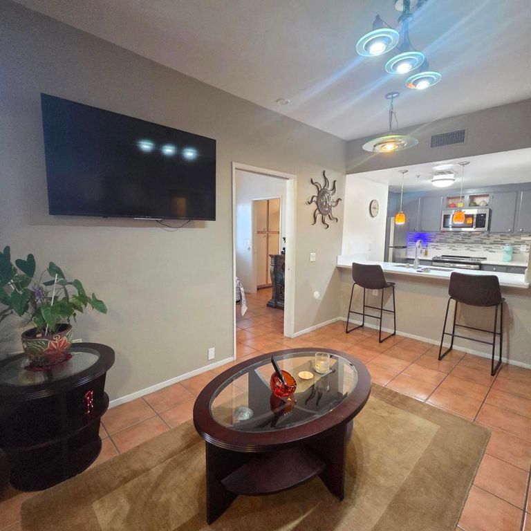 69130 Gerald Ford Drive 10, Cathedral City, CA 92234