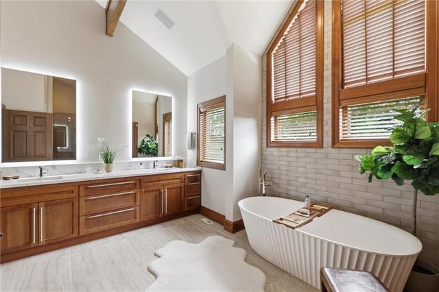 5805 Malcolm Lake Road, Edgerton, MO 64444