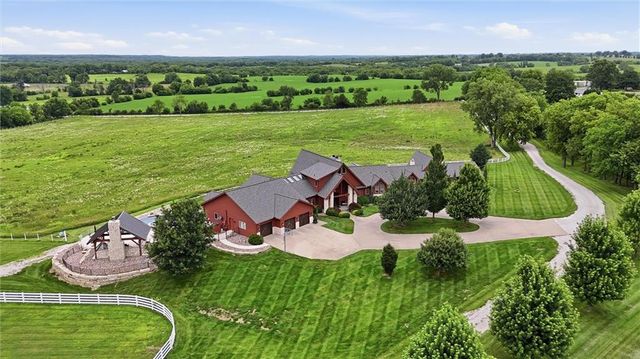 5805 Malcolm Lake Road, Edgerton, MO 64444