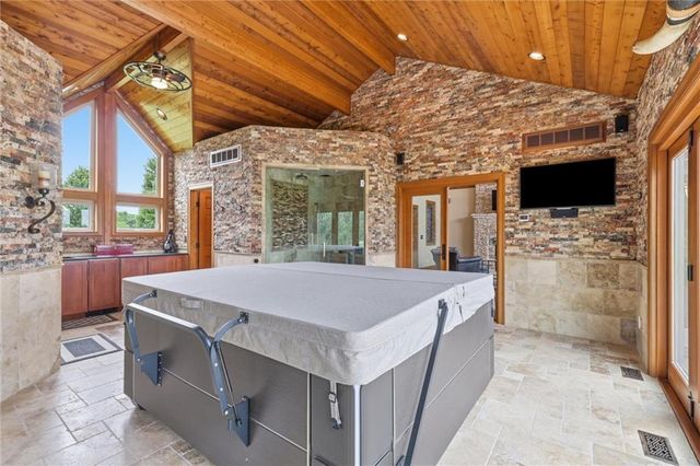 5805 Malcolm Lake Road, Edgerton, MO 64444
