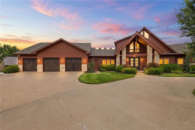 5805 Malcolm Lake Road, Edgerton, MO 64444