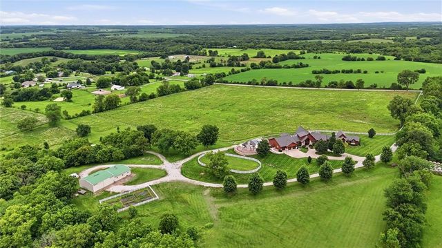 5805 Malcolm Lake Road, Edgerton, MO 64444