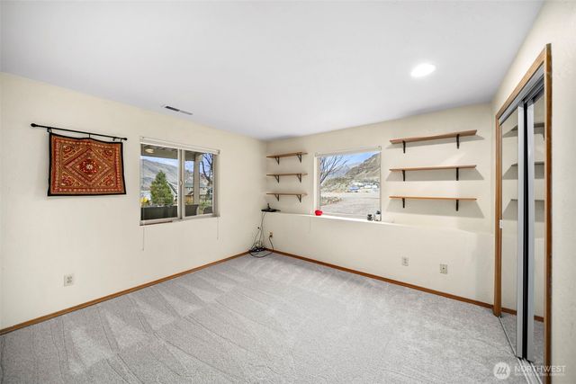 7491 Pot O Gold Lane, Wenatchee, WA 98801