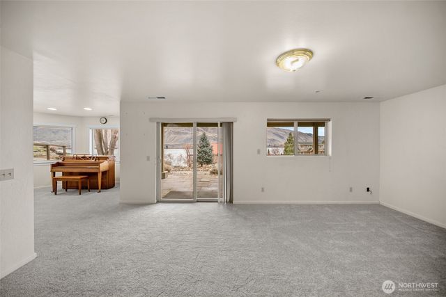 7491 Pot O Gold Lane, Wenatchee, WA 98801